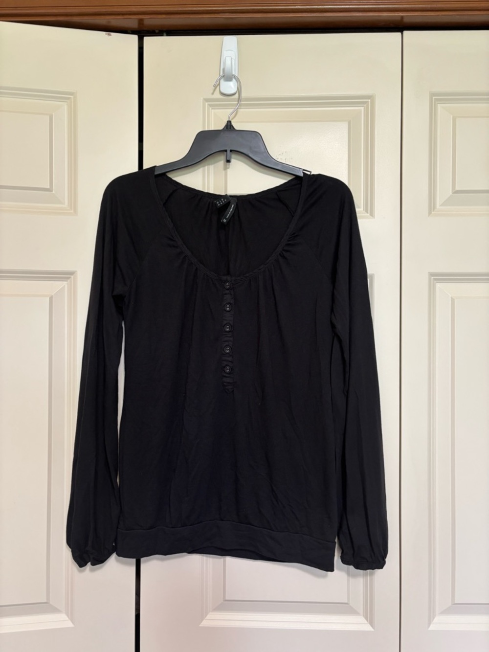 Old Navy Black Long-Sleeve Henley Tee